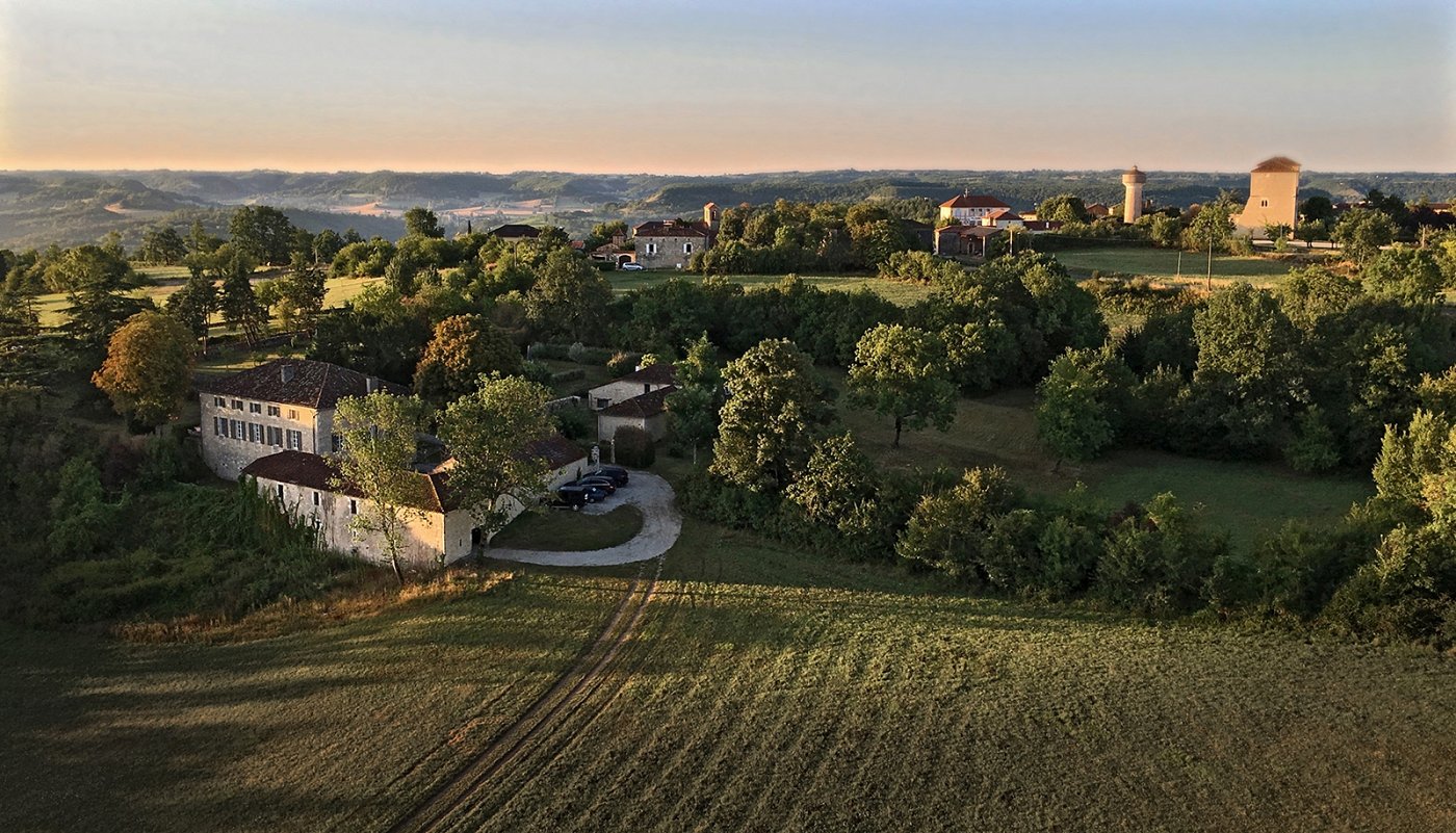 Arial Balloon house Floressa